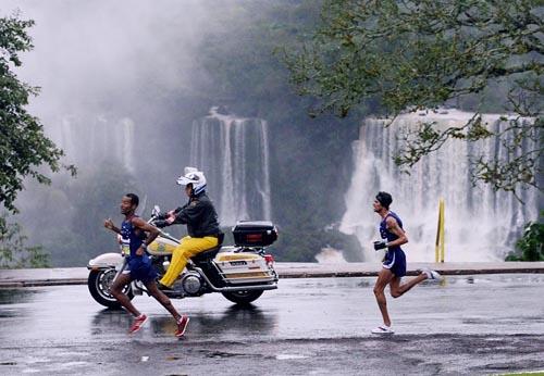 A 5ª Meia Maratona das Cataratas do Iguaçu, no Paraná, será disputada neste domingo, dia 3 de Julho, num percurso totalmente diferente / Foto: Divulgação
